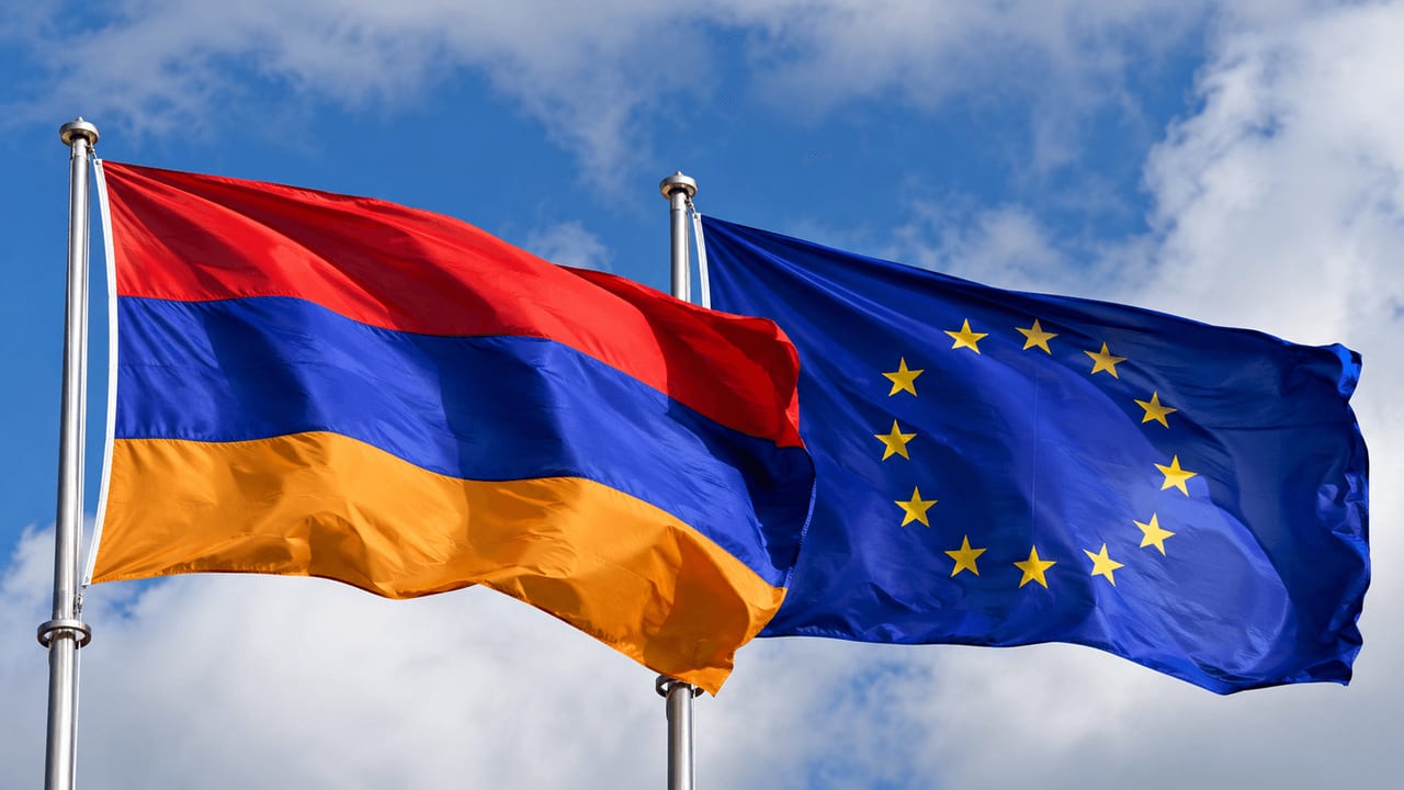 В ЕС заявили, что Армению принудят к введению виз для россиян