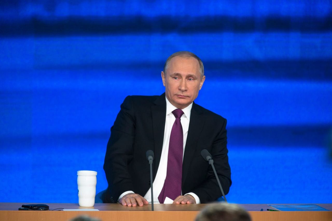Путин утвердил новые правила уплаты НДФЛ для иностранцев