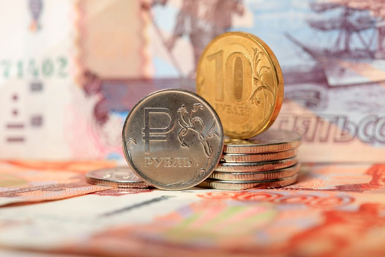 Что делать и куда обращаться мигранту, если задерживают зарплату